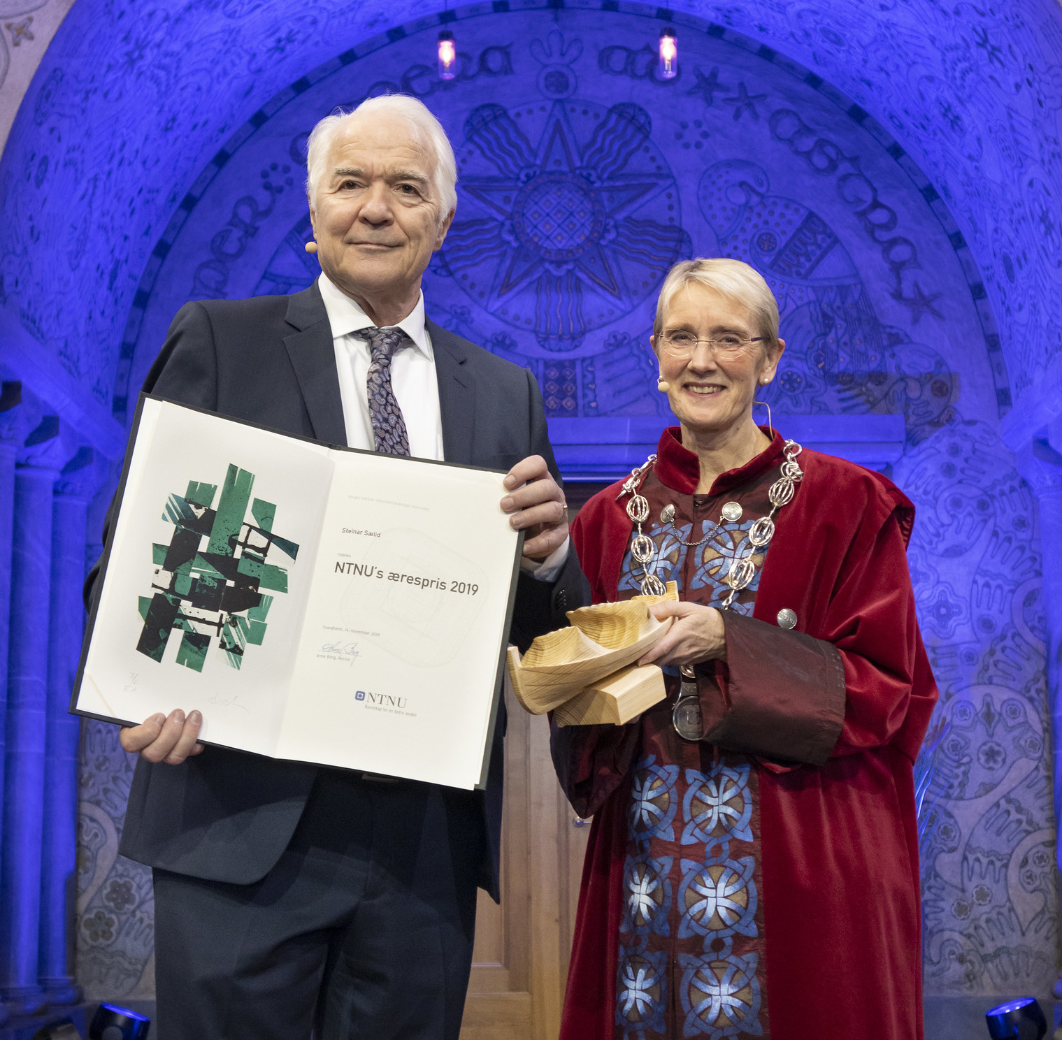 Konstituert rektor Anne Borg og æresprisvinner Steinar Sælid. Foto: Thor Nielsen/NTNU.